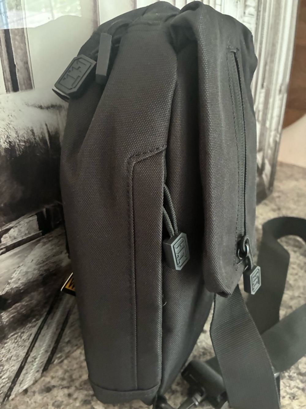 HIGHLAND TACTICAL - Sling Bag - MOLLE Webbing - Picture 4 of 10